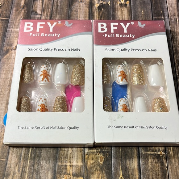 5for$10 Set of 2 White & Gold Sparkle Gingerbread Christmas Holiday Winter Nails - Picture 4 of 4